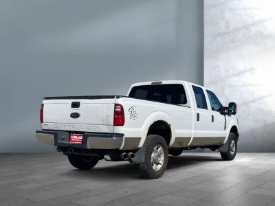 2016 Ford Super Duty F-350 SRW — engine compartment view