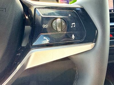 2026 BMW 5 Series — photo 39 view