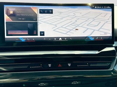 2026 BMW 5 Series — photo 33 view