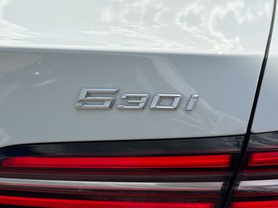 2026 BMW 5 Series — photo 11 view