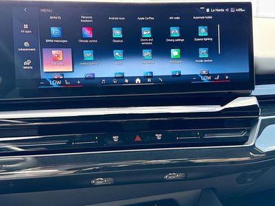2026 BMW 5 Series — photo 30 view
