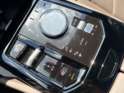 2026 BMW 5 Series — photo 29 view