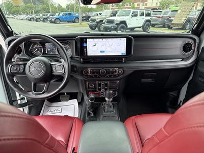 2024 Jeep Wrangler - Photo 24