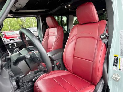2024 Jeep Wrangler - Photo 11