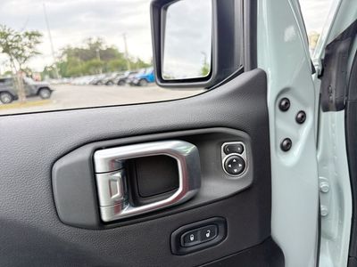 2024 Jeep Wrangler - Photo 12
