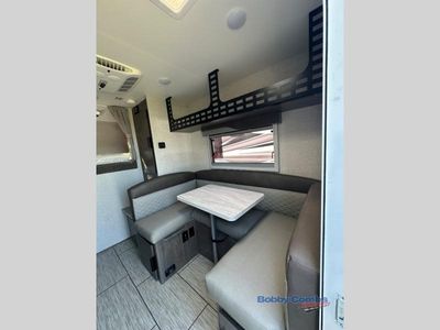2026 Lance Squire Truck Campers - Photo 8