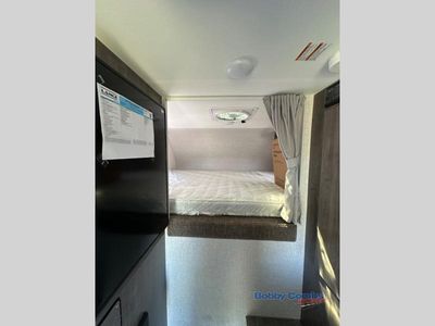 2026 Lance Squire Truck Campers - Photo 10