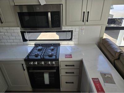 2026 Grand Design Solitude - Photo 10