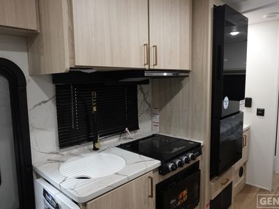 2026 EAST TO WEST Entrada - Photo 7