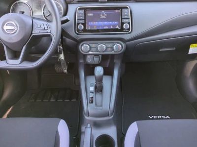 2025 Nissan Versa — photo 17 view