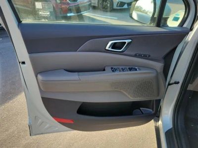 2026 Kia Carnival — detail view