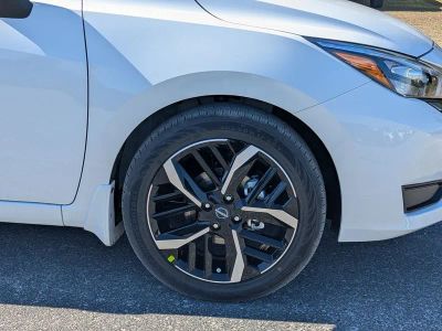 2025 Nissan Versa — photo 11 view