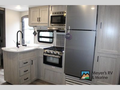 2026 Coachmen RV Catalina Legacy Edition - Photo 8