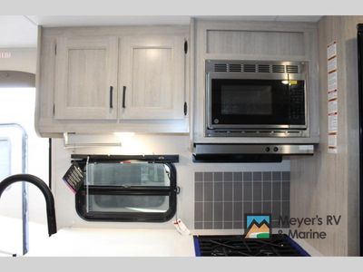 2026 Coachmen RV Catalina Legacy Edition - Photo 10