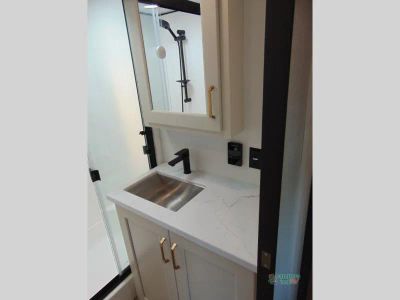2026 Grand Design Influence — photo 28 view