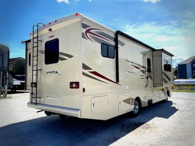 2017 Winnebago Vista LX - Photo 3