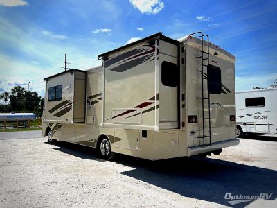2017 Winnebago Vista LX - Photo 2