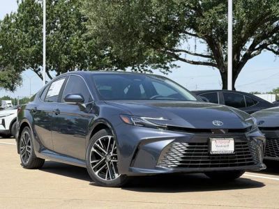 2026 Toyota Camry - Photo 2