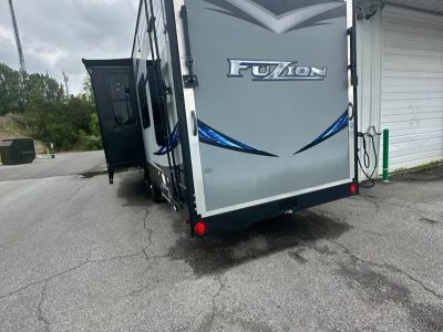 2018 Keystone Fuzion - Photo 3