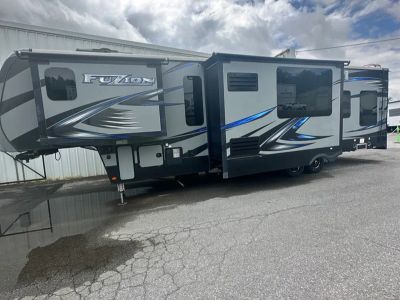 2018 Keystone Fuzion - Photo 2