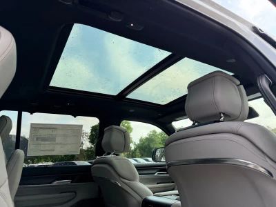 2026 Jeep Grand Wagoneer — photo 37 view