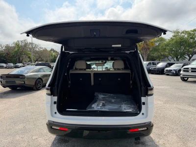 2026 Jeep Grand Wagoneer — photo 43 view