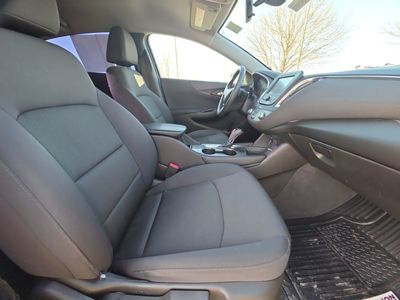 2017 Chevrolet Malibu - Photo 15