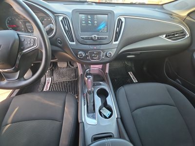 2017 Chevrolet Malibu - Photo 13