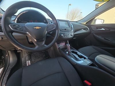 2017 Chevrolet Malibu - Photo 12