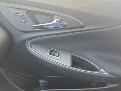 2017 Chevrolet Malibu - Photo 21