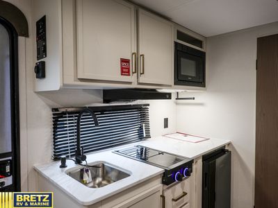 2026 Grand Design Transcend One - Photo 17
