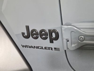 2026 Jeep Wrangler — photo 11 view
