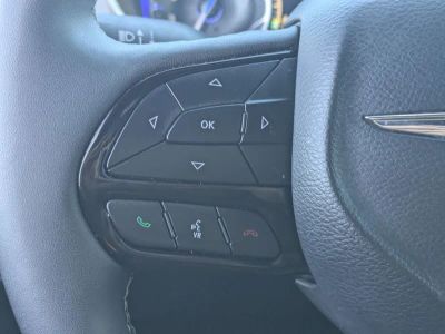 2025 Chrysler Pacifica — photo 25 view