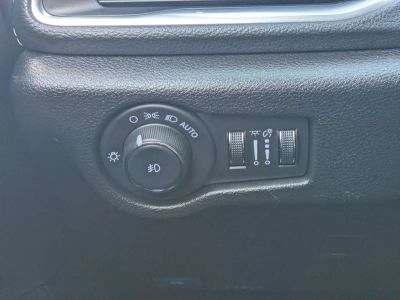 2025 Chrysler Pacifica — photo 24 view