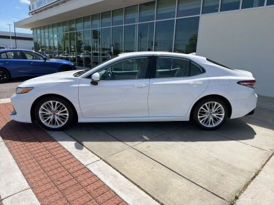 2019 Toyota Camry - Photo 3