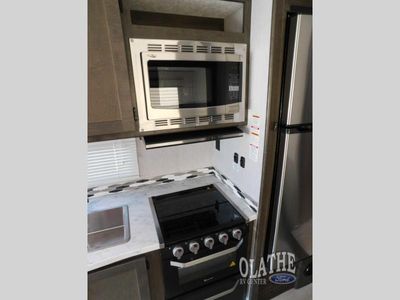 2024 Coachmen RV Leprechaun - Photo 11