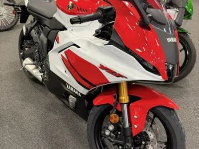 2026 Yamaha YZF-R7 70th Anniversary Edition — front three-quarter view