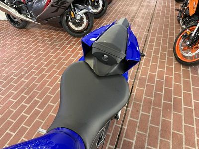2025 Yamaha YZF-R7 - Photo 13