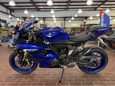 2025 Yamaha YZF-R7 - Photo 8