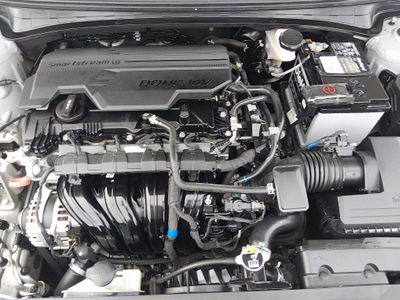 2023 Hyundai Elantra - Photo 9