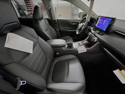 2024 Toyota RAV4 — photo 28 view