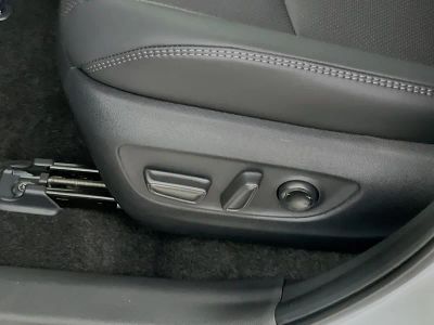 2024 Toyota RAV4 — photo 13 view