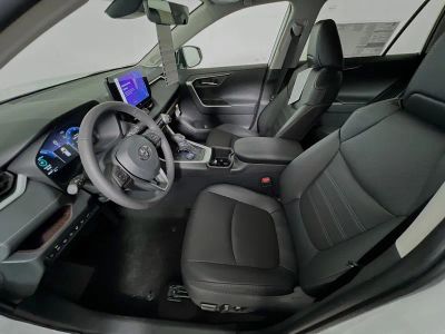 2024 Toyota RAV4 — photo 12 view