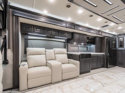 2026 Fleetwood Discovery LXE - Photo 11