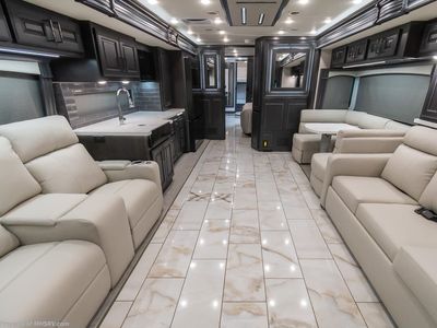 2026 Fleetwood Discovery LXE - Photo 6