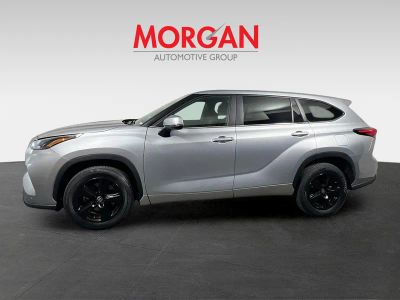 2023 Toyota Highlander — engine compartment view