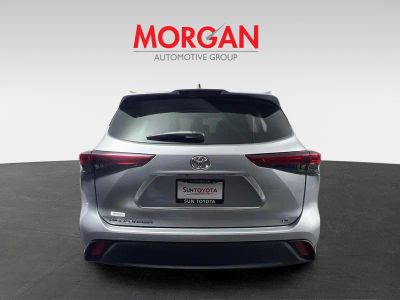 2023 Toyota Highlander — interior view