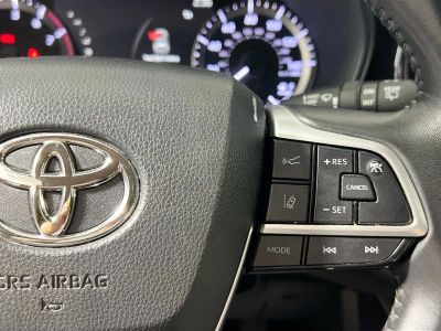 2023 Toyota Highlander — photo 17 view