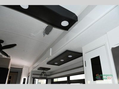 2026 Jayco Pinnacle - Photo 24