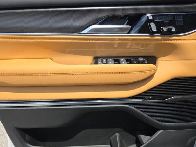 2026 Jeep Grand Wagoneer — photo 16 view